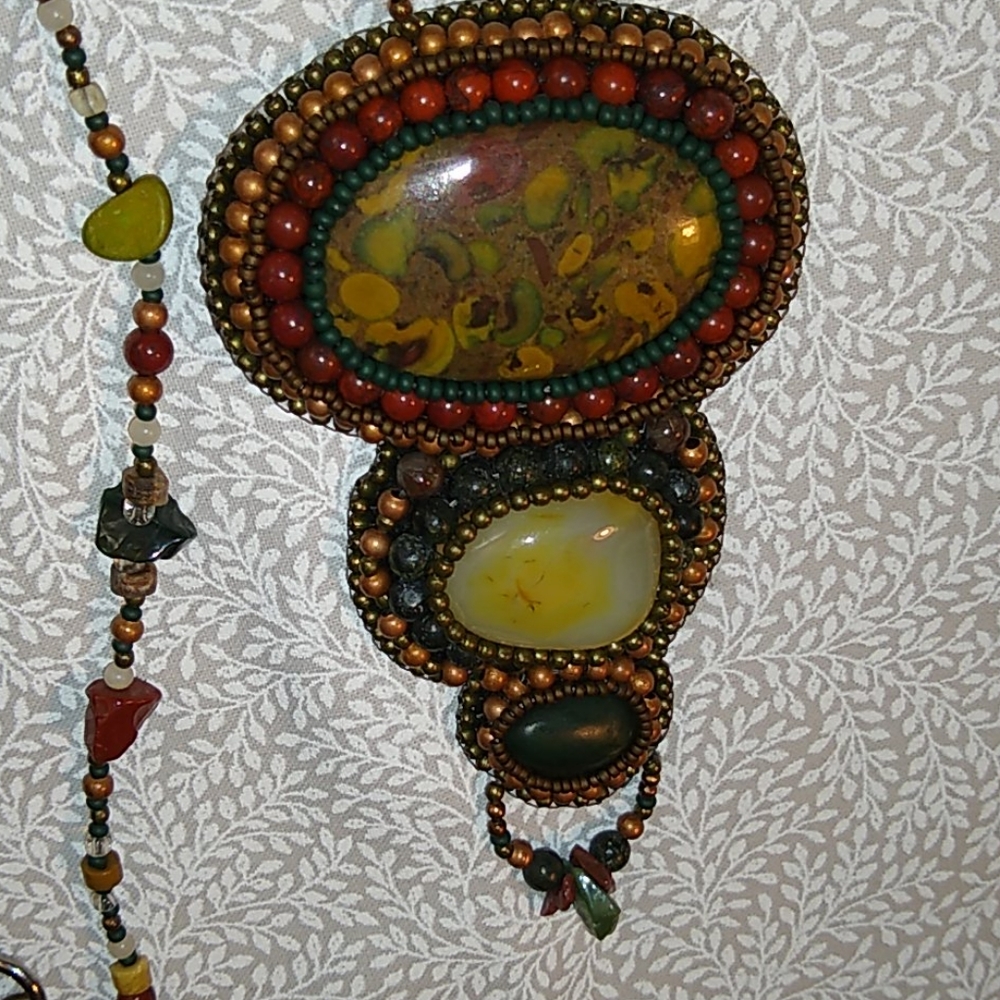Me-made Jasper embroidered necklace - Picture 4 of 5